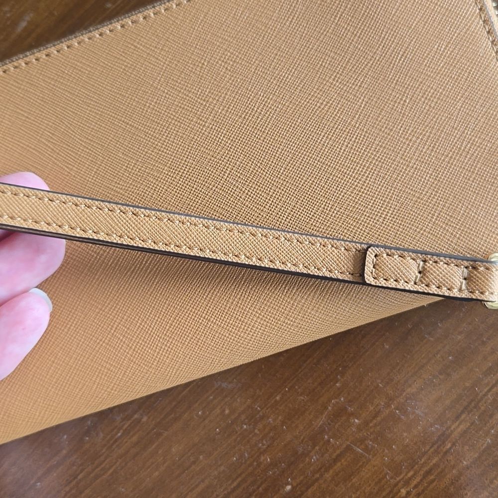 Tory Burch Emerson Wallet Continental - Picture 7 of 11